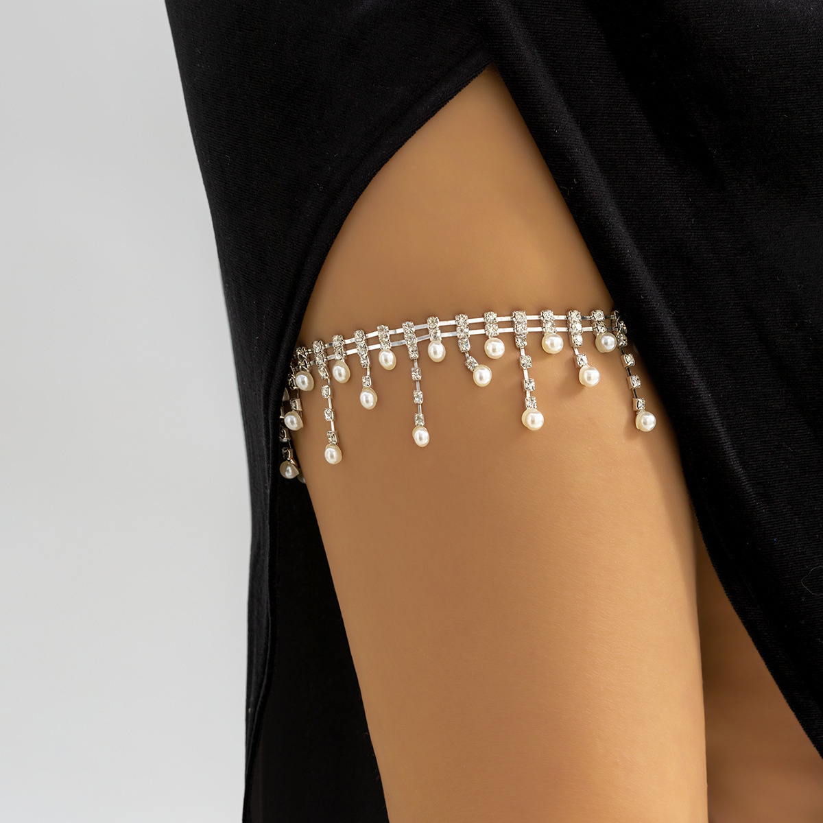 Body Jewelry Leg Chain - ビーズパールレッグチェーン 女性用 ラインストーン太ももチェーン タッセルボディチェーン 弾性調整可能 パーティー