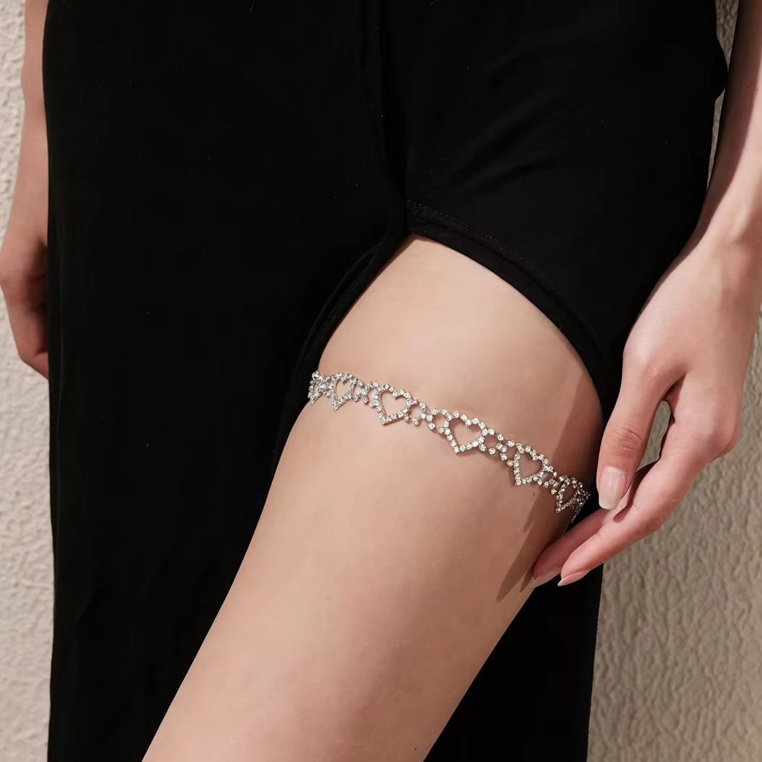 Body Jewelry Leg Chain - ハートレッグチェーン ラインストーンチェーン ブラック レースアップ 調節可能 セクシーチャームアクセサリー