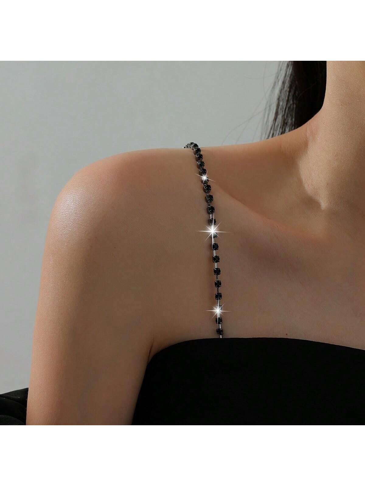 Body Jewelry Dress - エレガントな調節可能なラインストーンのブラストラップ、セクシーなショルダーストラップ、ドレス、結婚式、休暇用の隠しブラストラップ