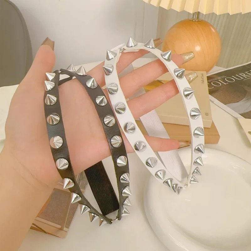 ダブルローコーンスパイクレッグガーター レディース パンクロ - Body Jewelry Leg Chain のレビューと価格