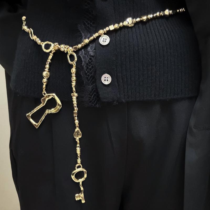誇張された不規則なビーズチェーンと合金キーロックネックレス、 - Body Jewelry Necklace のレビューと価格