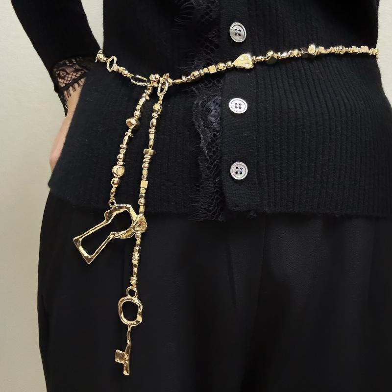 誇張された不規則なビーズチェーンと合金キーロックネックレス、 - Body Jewelry Necklace のレビューと価格